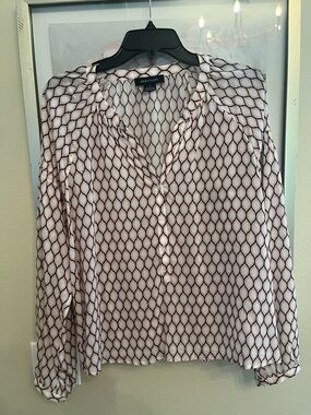 Sanctuary White, Blue & pale Pink Geometric v neck Blouse